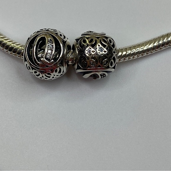 Sterling Silver Vintage Letter Q Charm - Picture 1 of 10